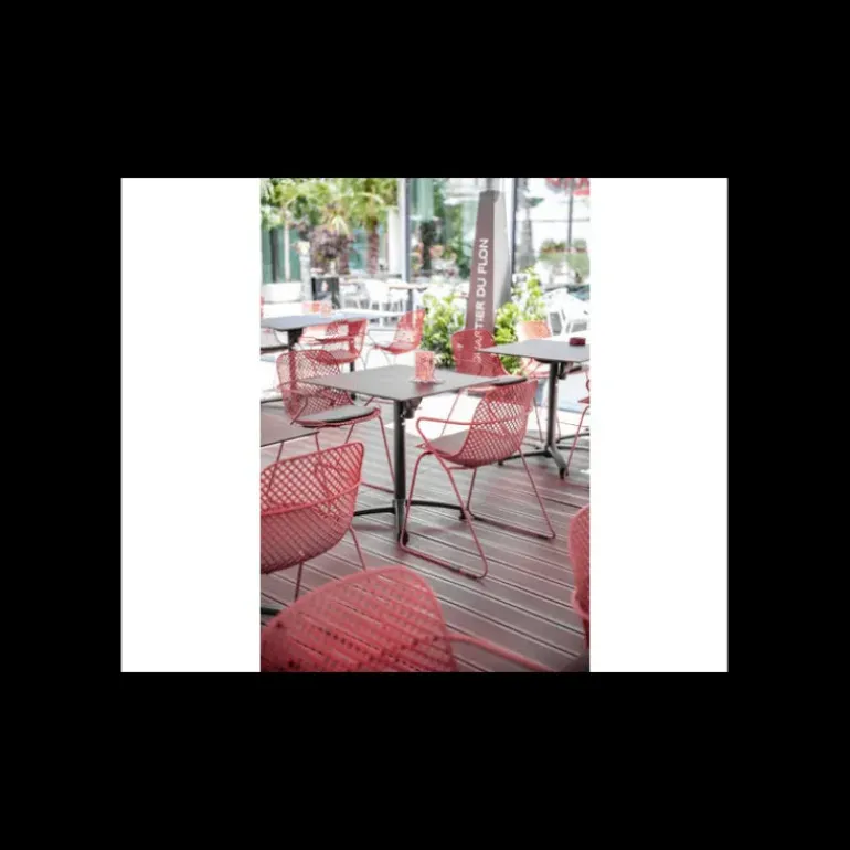 Chaise en Acier avec Assise Résine Rouge Bossa Nova Ramatuelle 73’ Grosfillex