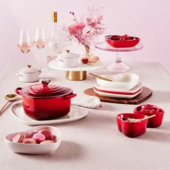 Cocotte en Fonte Cœur 20 cm Cerise Le Creuset
