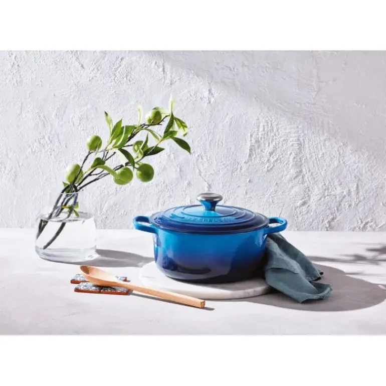 Cocotte en fonte Ovale 31 cm Azur Le Creuset Signature