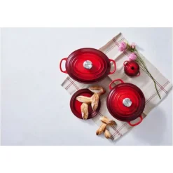 Cocotte en fonte Ronde 22 cm Cerise Le Creuset Signature