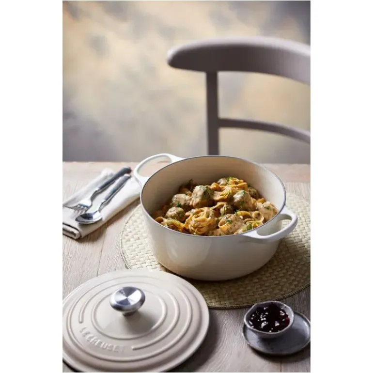 Cocotte en fonte Ronde 24 cm Meringue Signature Le Creuset