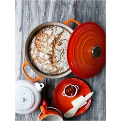 Cocotte en fonte Ronde 28 cm Volcanique Le Creuset Signature