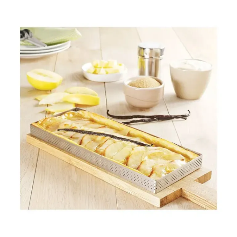 Rectangle perforé 25 x 8 cm de L'école Valrhona par De Buyer