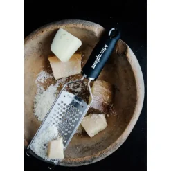 Râpe Étoile Gourmet Noir Microplane